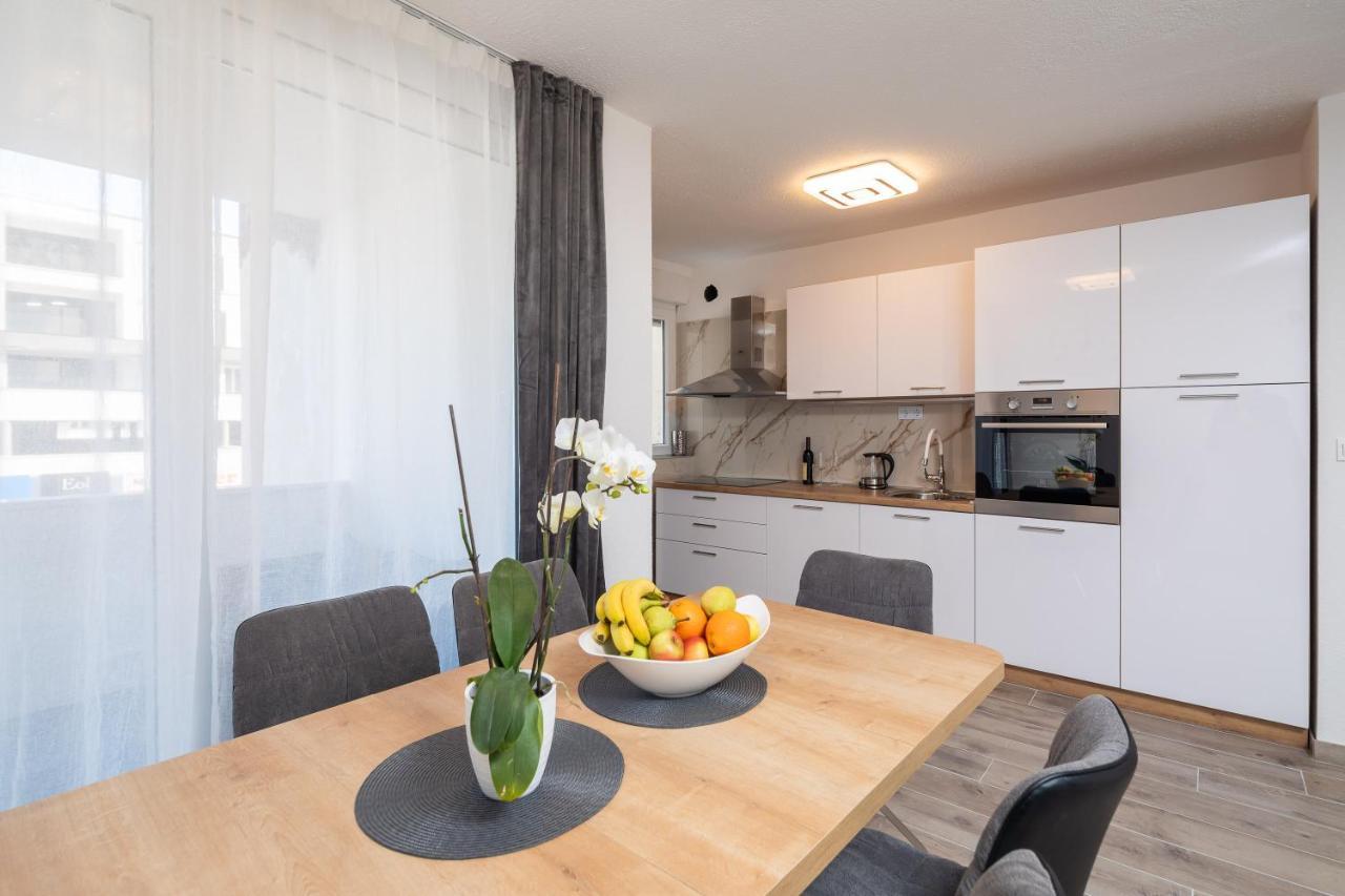 River Park Apartments Omis Bagian luar foto