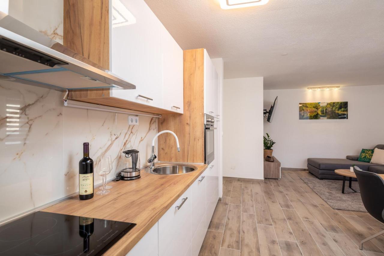 River Park Apartments Omis Bagian luar foto