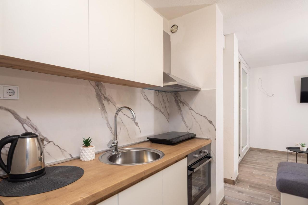 River Park Apartments Omis Bagian luar foto