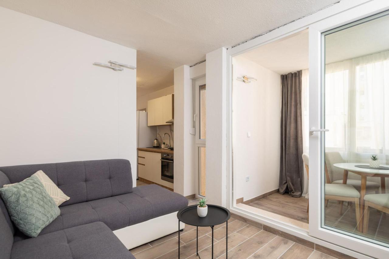 River Park Apartments Omis Bagian luar foto