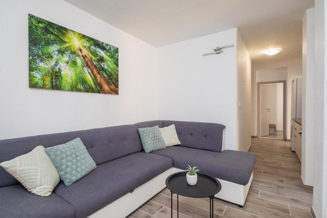 River Park Apartments Omis Bagian luar foto