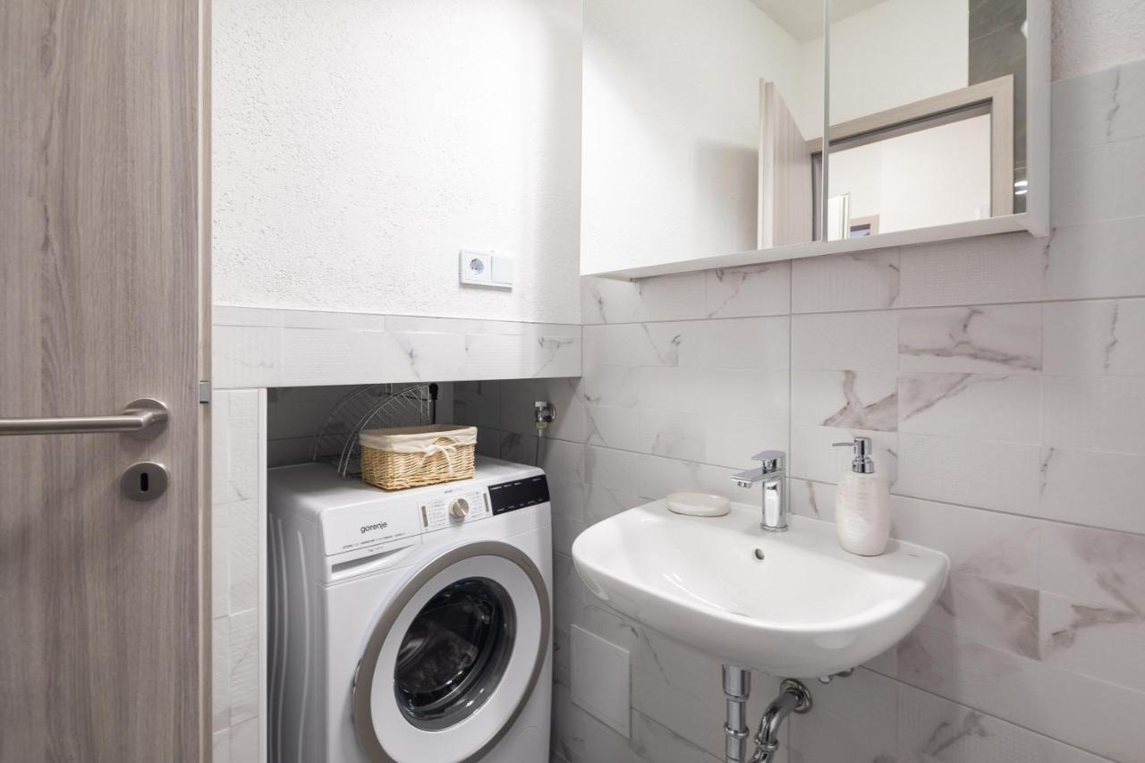 River Park Apartments Omis Bagian luar foto