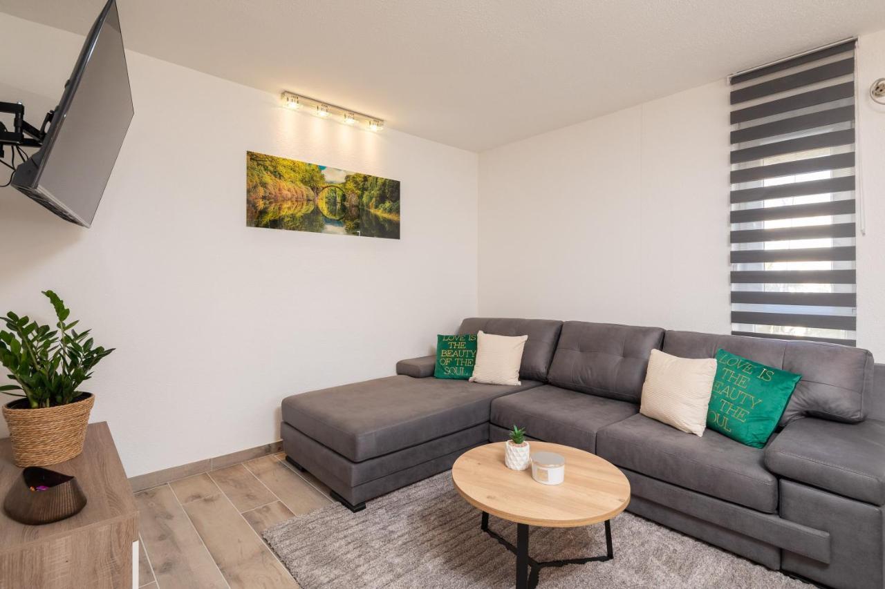 River Park Apartments Omis Bagian luar foto