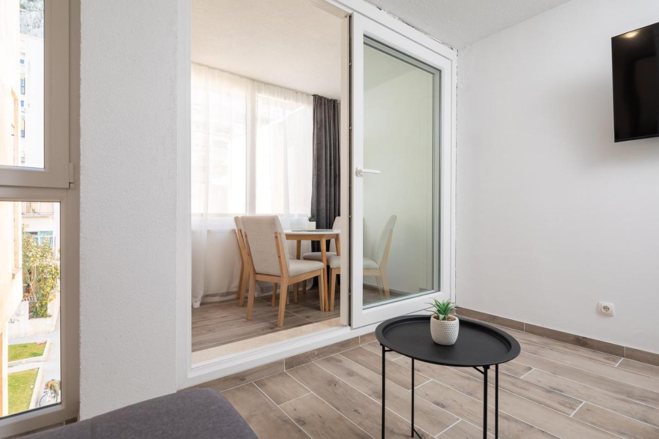 River Park Apartments Omis Bagian luar foto