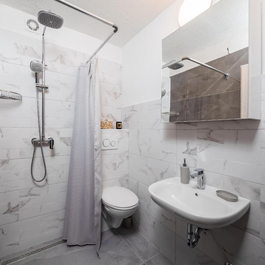 River Park Apartments Omis Bagian luar foto