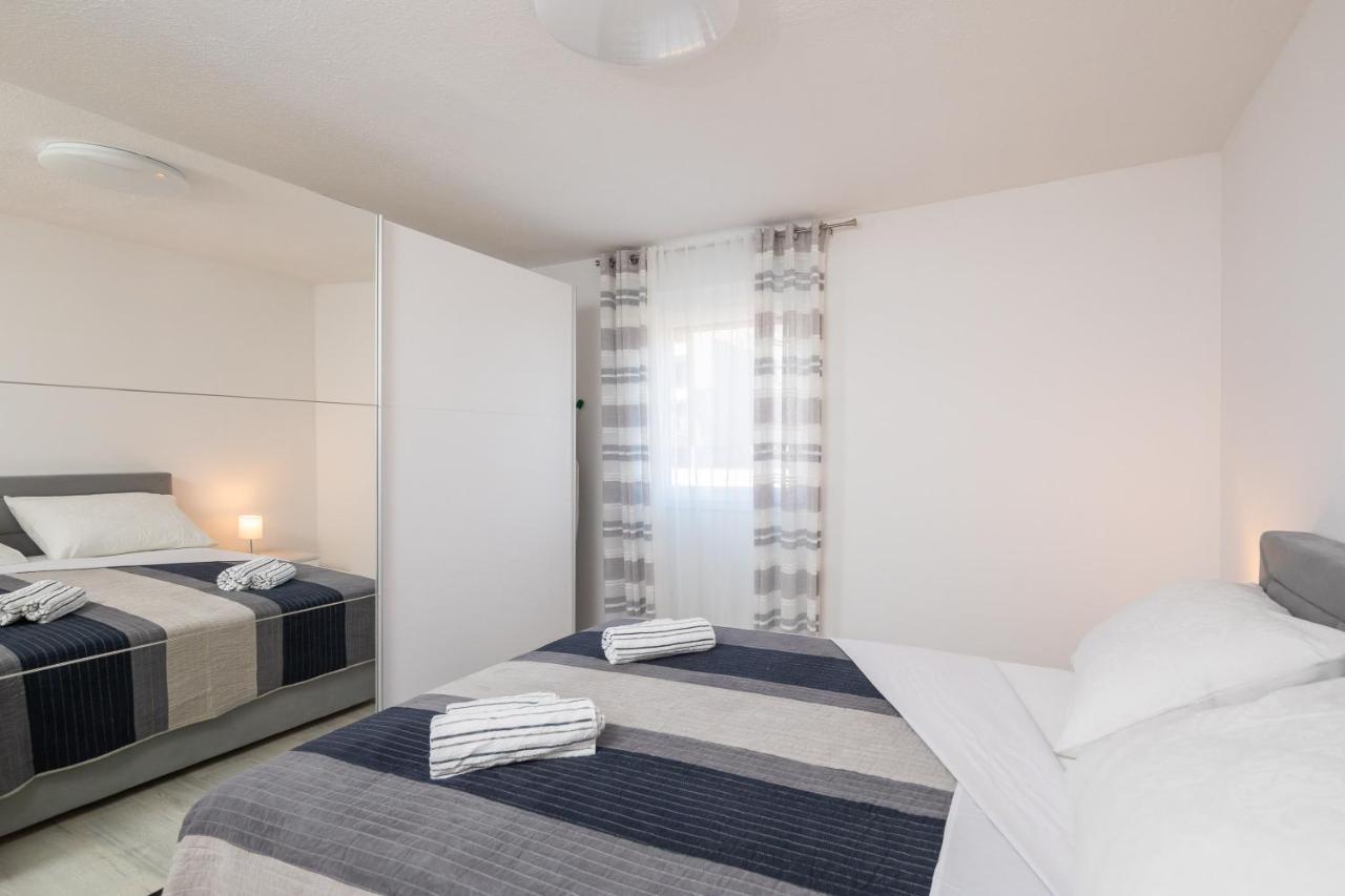 River Park Apartments Omis Bagian luar foto