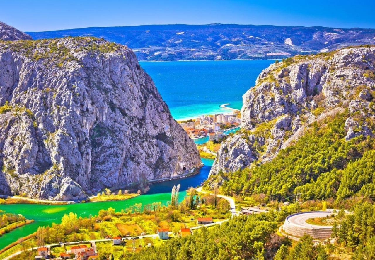 River Park Apartments Omis Bagian luar foto